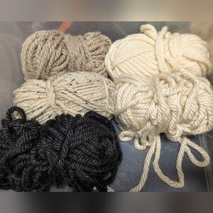 Lion Brand Wool-Ease Thick & Quick yarn